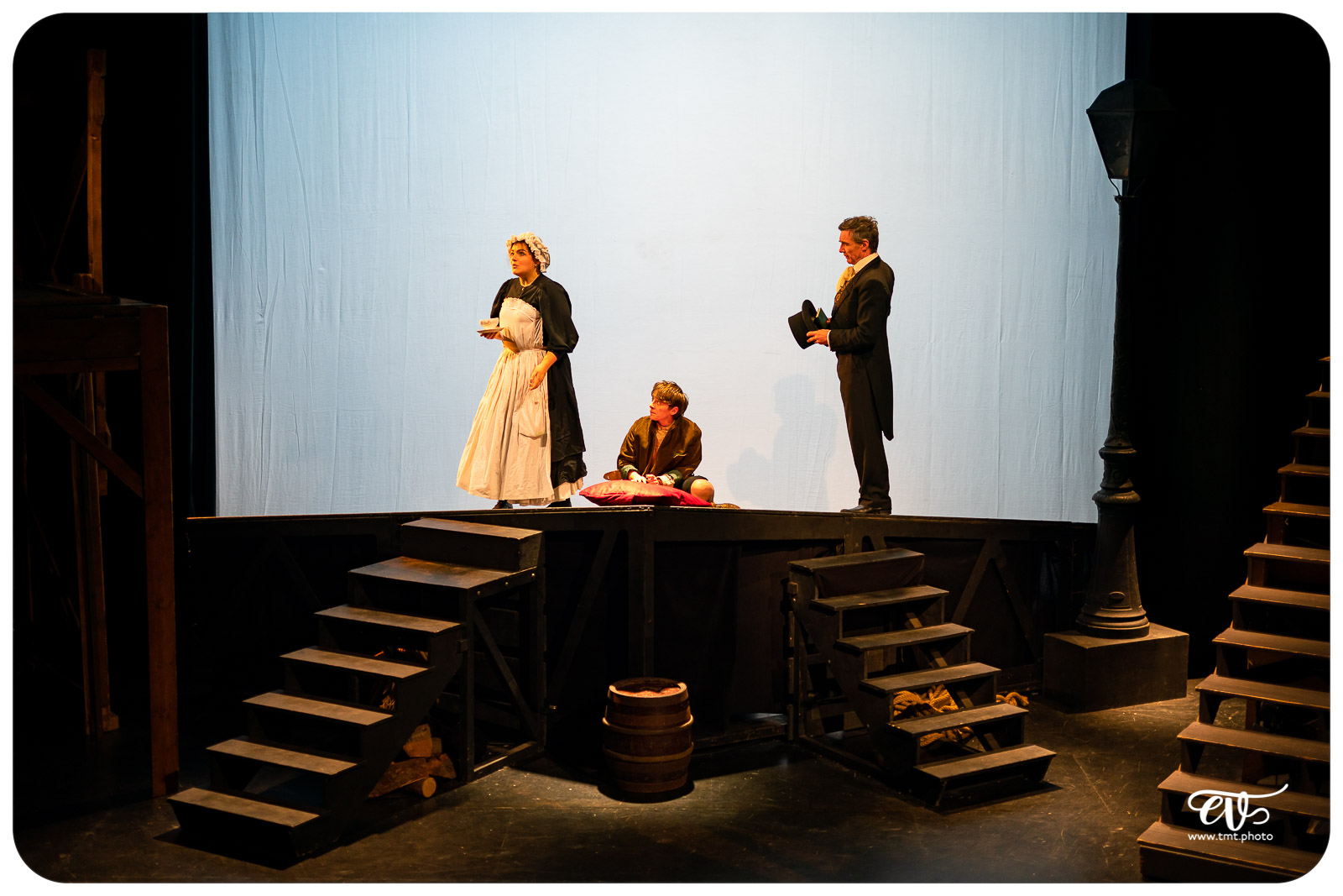 OLIVER TWIST (CIE LA MESNIE H.)